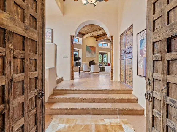 35 Sage Cir, Santa Fe, NM 87506
