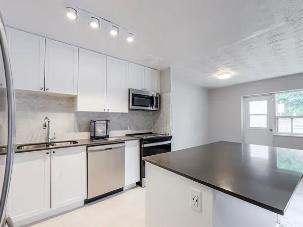 74 Curlew Dr, Toronto, ON M3A 2R3