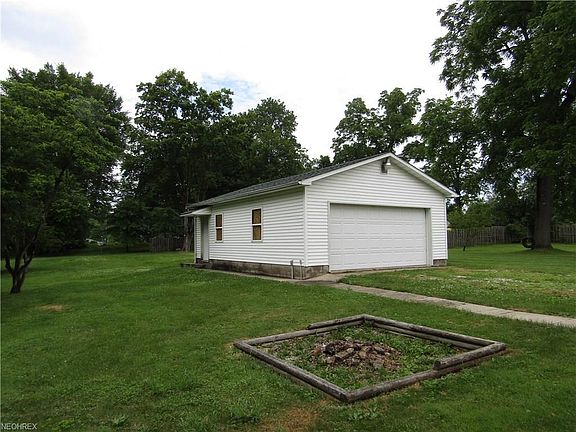 5th image of 3093 W Water St