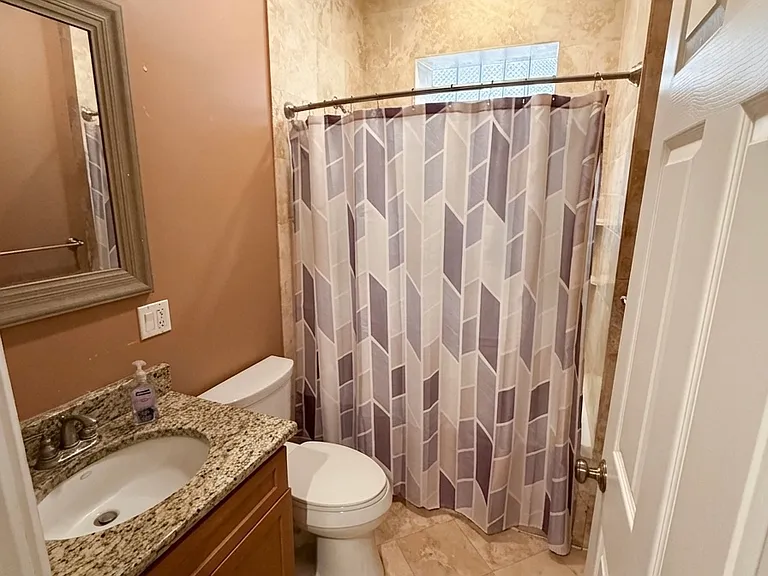1643 W Farwell Ave #1S — Photo 4