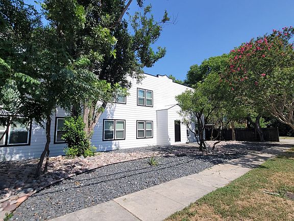 3rd image of 503 W Kings Hwy #1