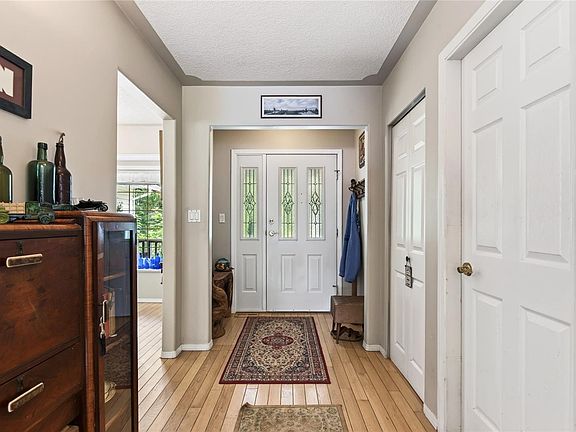 4th image of 429 Howes Rd