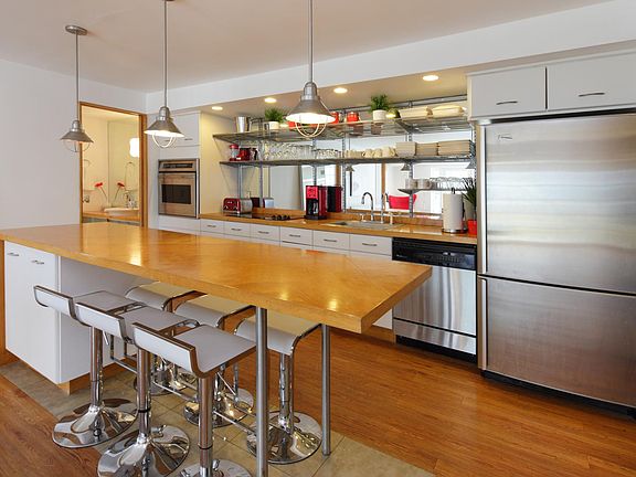 4th image of 1754 Meridian Ave APT 501