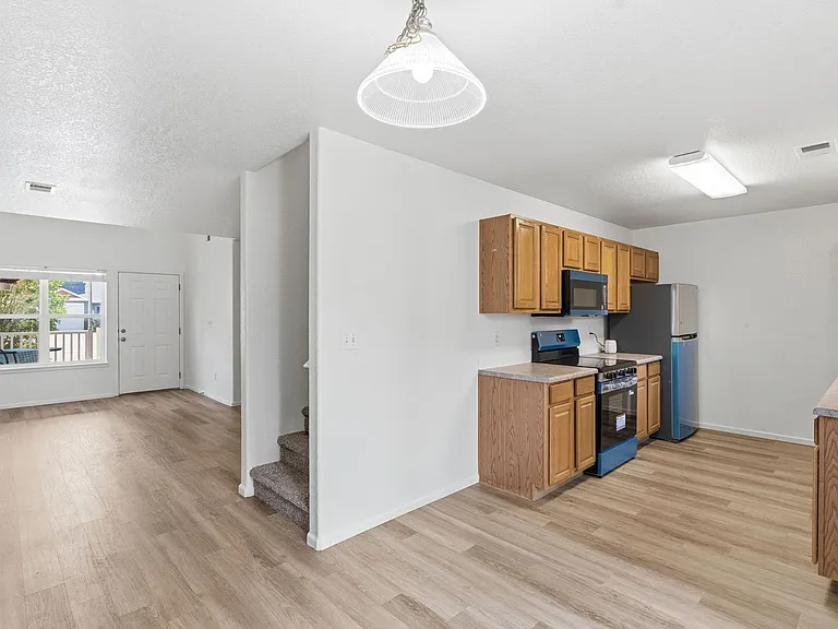 802 Waterglen Dr #D17 — Photo 10
