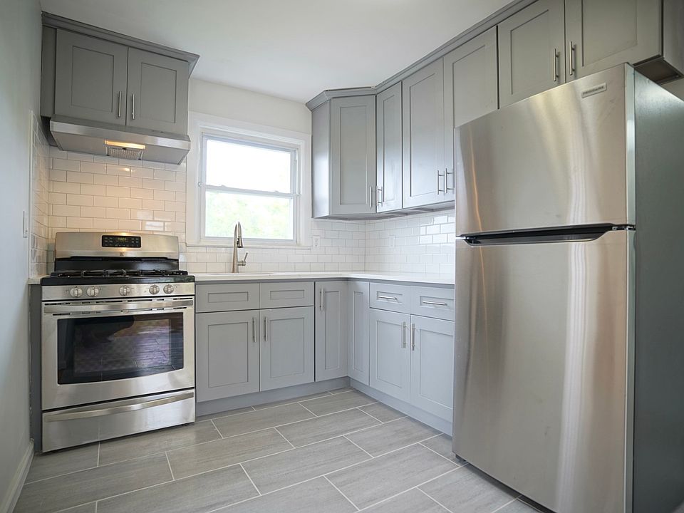 1st image of 445 Litchfield Ave Floor 2