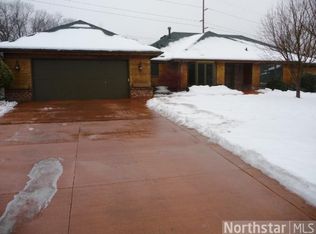 1522 Dawn Cir, Arden Hills, MN 55112