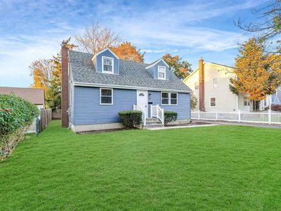 22 Vondran Street, Huntington Station, NY, 11746