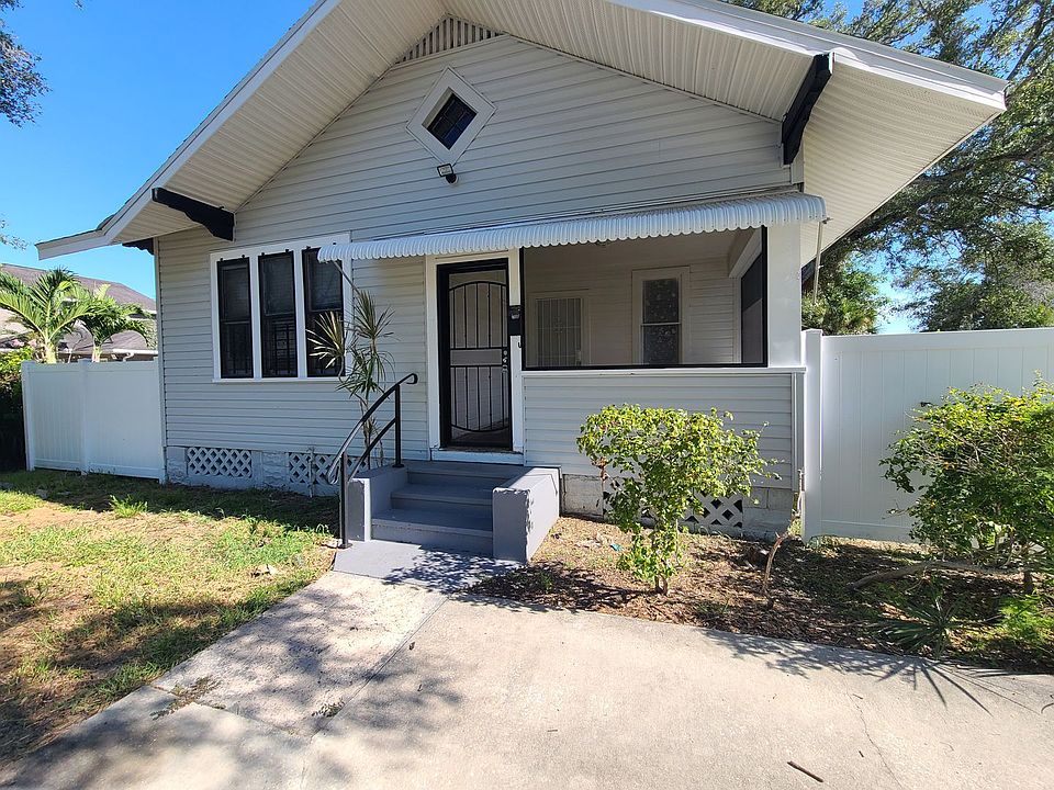 1st image of 1060 18th Ave S #A