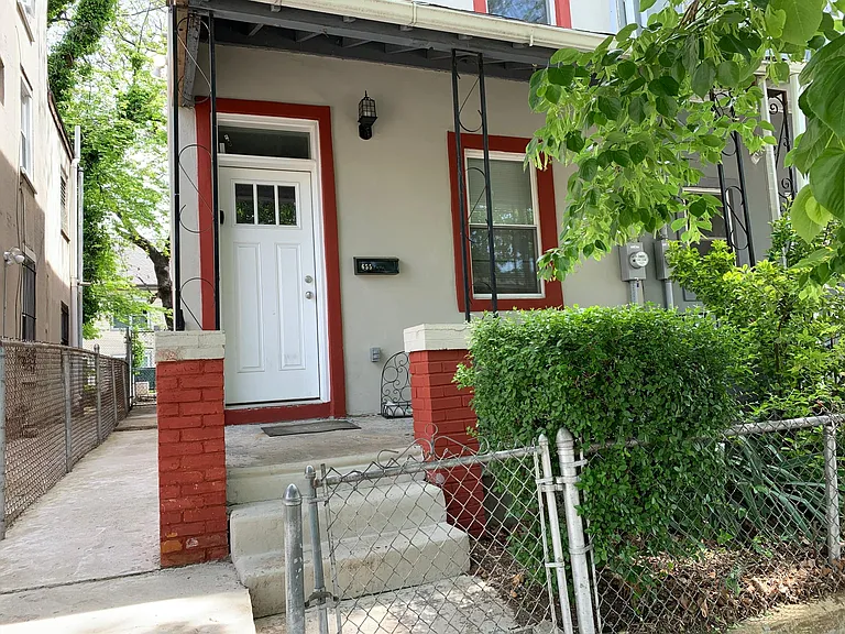 655 N 37th St — Photo 24