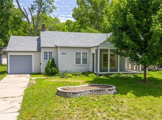 5929 Delmar St, Fairway, KS 66205