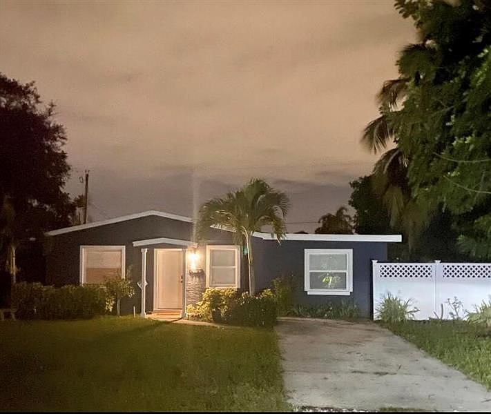 1st image of 4195 NE Carrol Ct