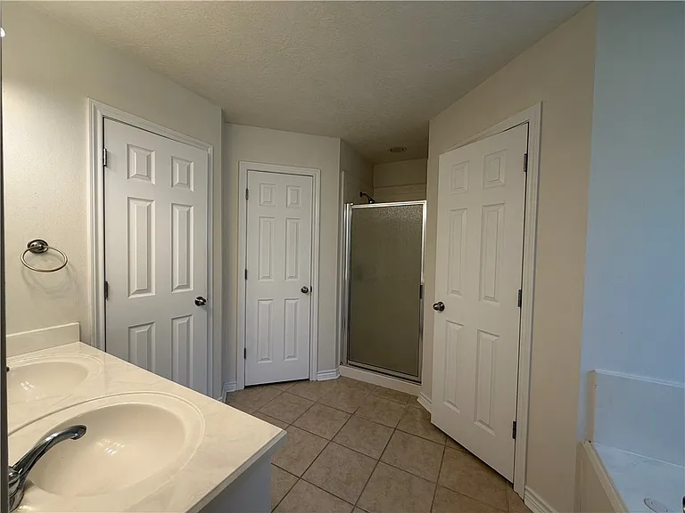 4216 Camber Ct — Photo 8