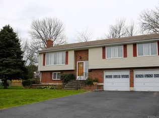 19 Ridge Crest Cir, Wethersfield, CT 06109
