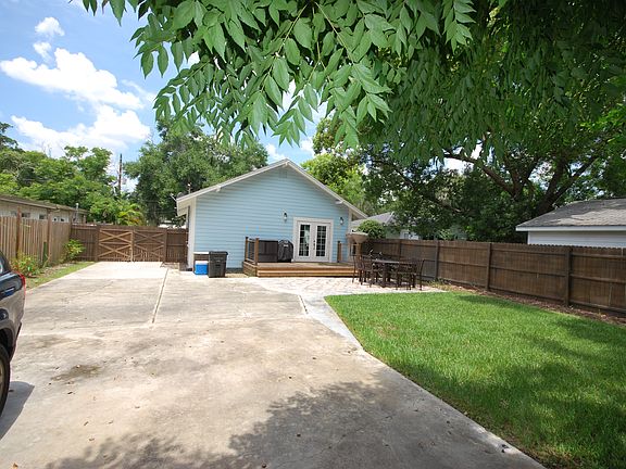 4th image of 1623 Dauphin Ln