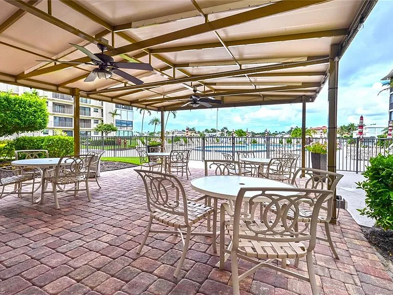 3200 Gulf Shore Blvd N #308 — Photo 27