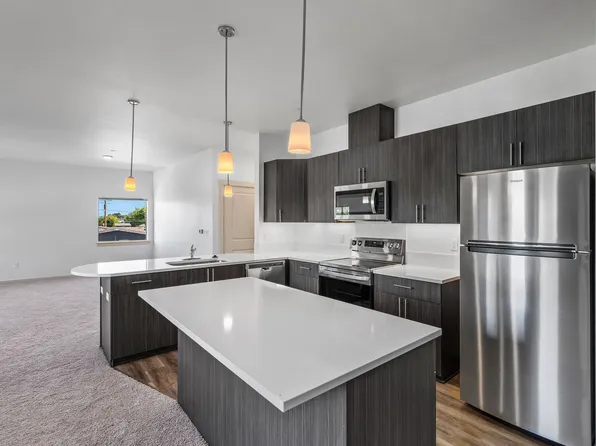 630 NW Kingwood Ave #304, Redmond, OR 97756