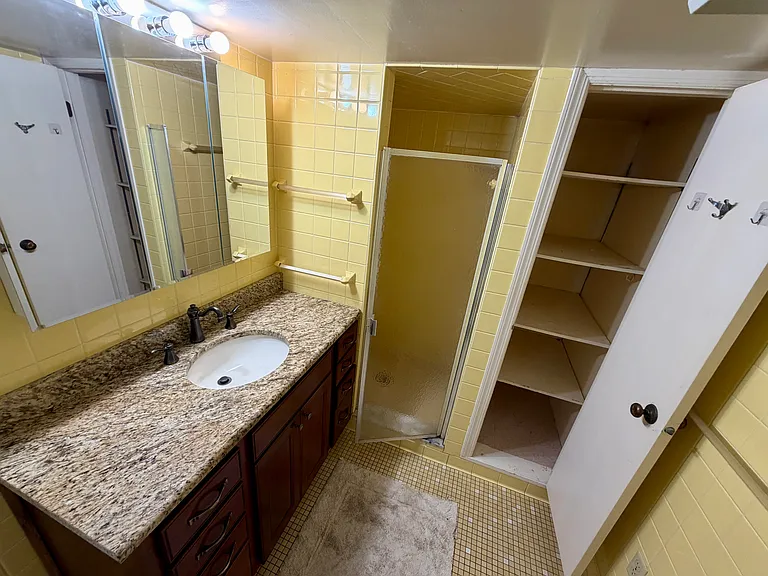 915 Perry Hwy — Photo 44
