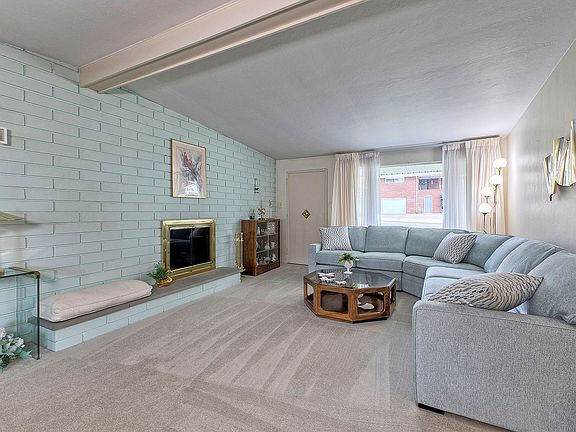 2nd image of 27 Dolly Ave