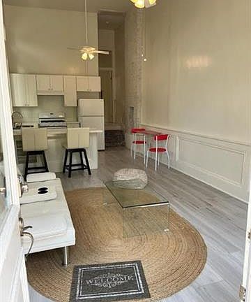 4th image of 5600 Camp St