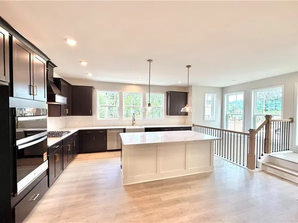 368 Sunset Hollow St, Sugar Hill, GA 30518