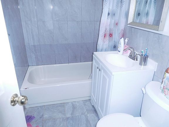 5th image of 22007 Jamaica Ave Fl 2