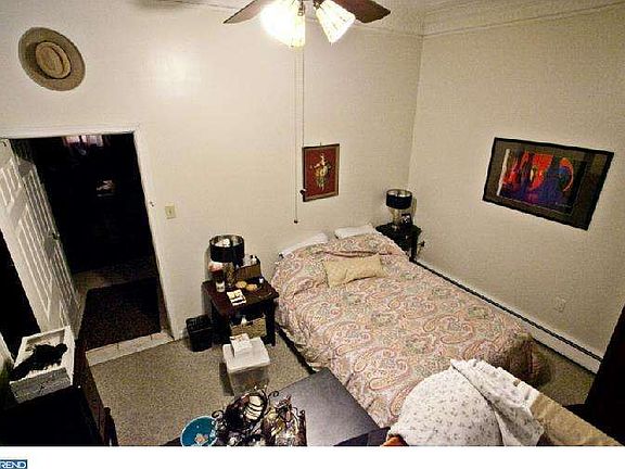2nd image of 4421 Baker St
