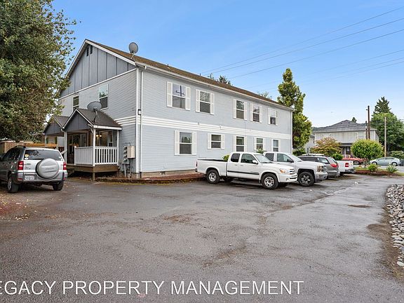 2nd image of 10033 N Lombard St #10033