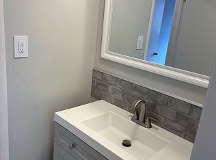 4584 Sudbury Dr, Warren, MI 48092