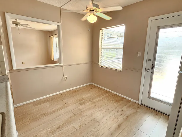 509 W Venice Ave #102 — Photo 12