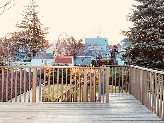 Large Entertainment Deck