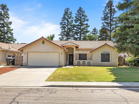 3rd image of 204 N Manzanita Street