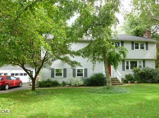 35 Overlook Dr, Ridgefield, CT 06877