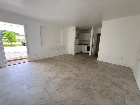 7000 NW 8th Ave APT 3, Miami, FL 33150