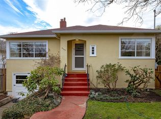 2169 McNeill Ave, Oak Bay, BC V8S 2Y4