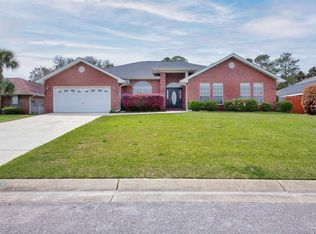 2793 Dunsmuir Dr, Navarre, FL 32566
