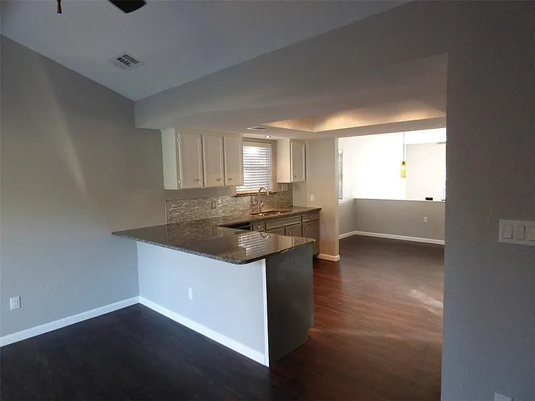 6107 La Mesa St — Photo 5
