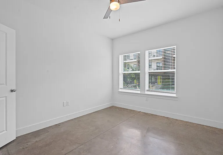 3146 Lubbock Ave — Photo 6