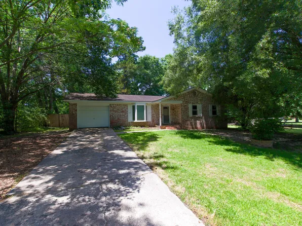 210 Froman Dr, Summerville, SC 29483