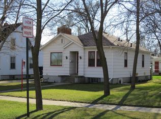 814 4th Ave SE, Jamestown, ND 58401