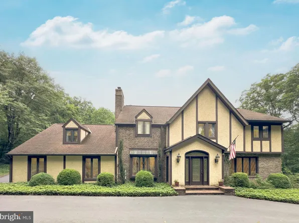 2323 Saint Peters Rd, Pottstown, PA 19465