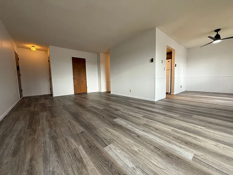 1116 2nd Street SE - Uptown Apartments — Photo 19