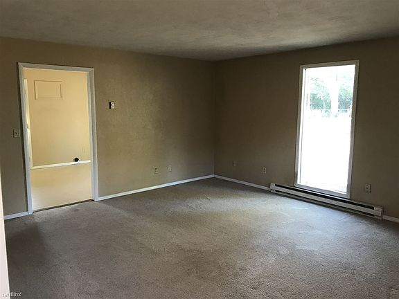 4th image of 2540 W Memorial Dr