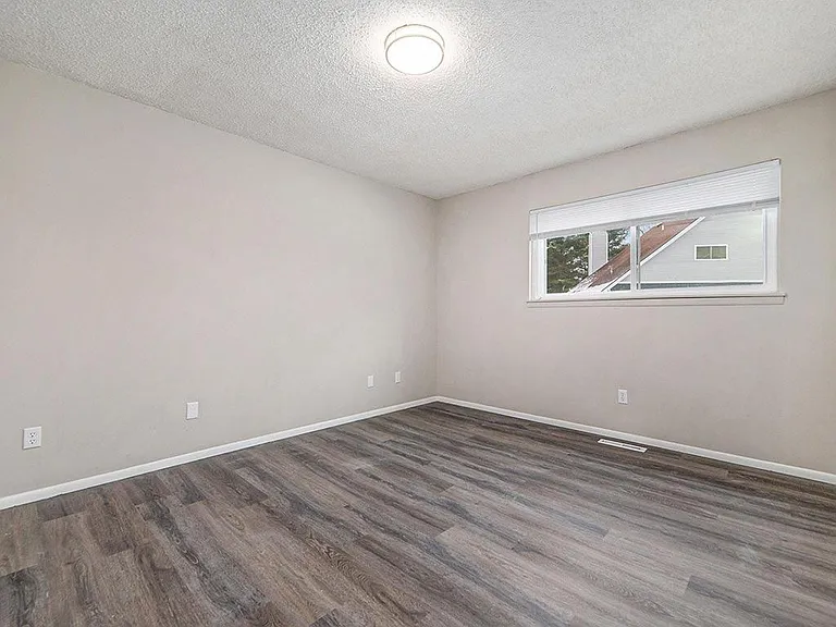 2050 Inverway Ct — Photo 10