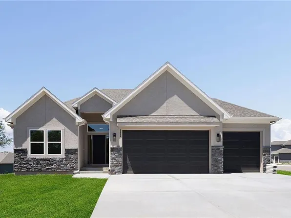 8604 Laramie St, De Soto, KS 66018