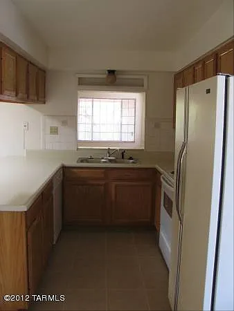 7441 N Rae Ave — Photo 5