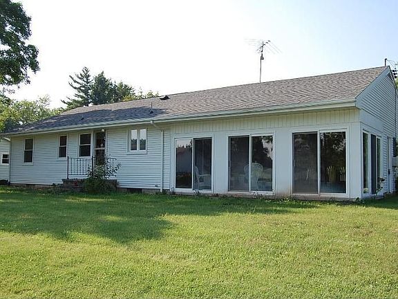 2nd image of 3078 Bear Hill Dr