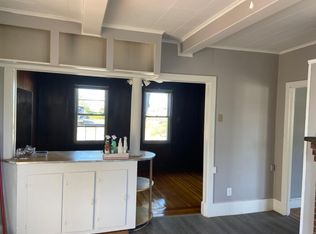 487 Niantic Ave, Cranston, RI 02910