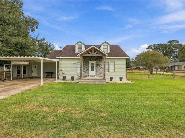 923 Helena Ave, Nederland, TX 77627
