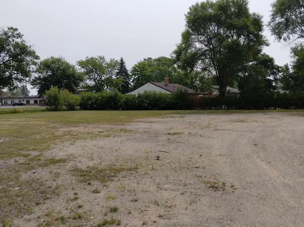 1021 N 20th St, Escanaba, MI 49829