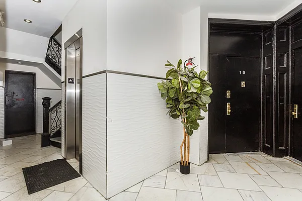 Rented by Blip LLC | media 5
